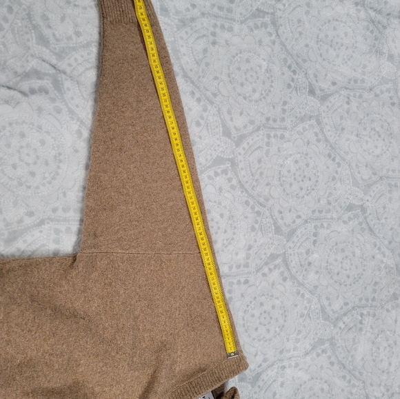 serra cardigan in size L brown 10%wool with pockets in front - Picture 7 of 10